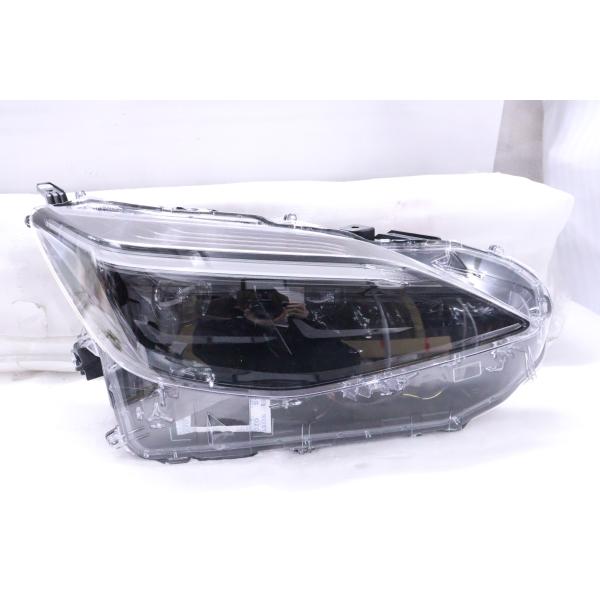 ヤリスクロス　ヘッドライト　右側　ハロゲン　美品 43-1642☆美品☆LED MXPB10 ヤリスクロス☆右ヘッドライト KOITO
