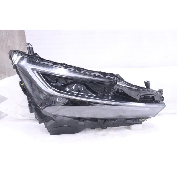 43-1844☆美品☆LED MXWH61 プリウスPHEV☆右ヘッドライト KOITO