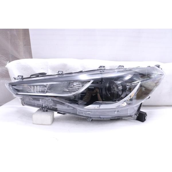 46-2624☆【値下】美品☆LED ZSG10 カローラクロス☆左ヘッドライト