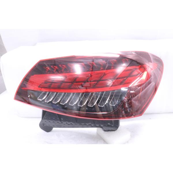 49-1374☆美品☆後期 LED W213 ベンツ Eクラス☆右テールライト セダン
