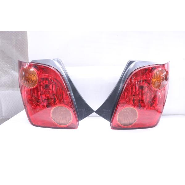 トヨタイストテールランプ純正