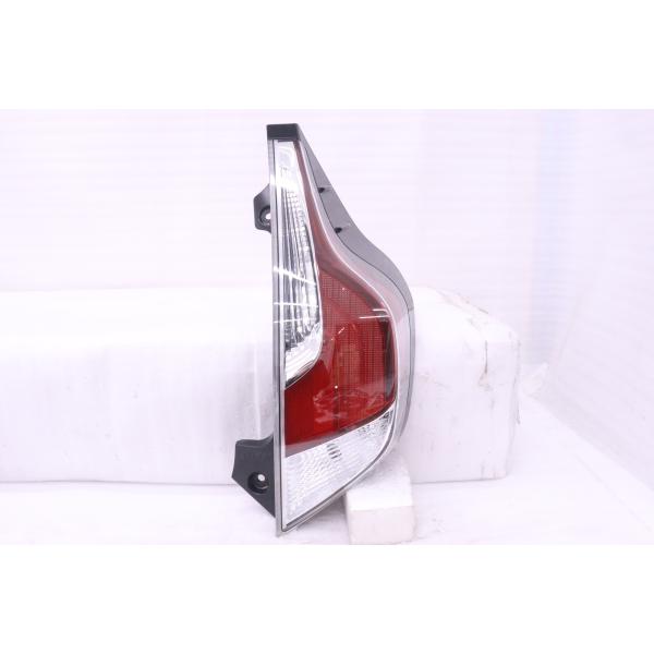 トヨタ　アクア　NHP10 右テール　STANLEY52-297 54-2663☆【値下】美品 中期 LED NHP10 アクア☆右テールライト