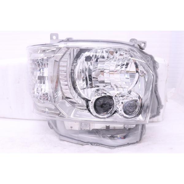 55-567☆極上品 4型~ LED 200系 ハイエース☆右ヘッドライト KOITO 26