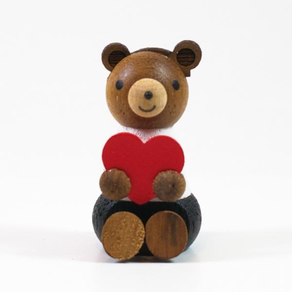 ハートを持ったクマ。別売の【wooderful life DIYオルゴール 回転ベース】にお好みのレイアウトで接着してオリジナルオルゴールを作ることができます。あなただけの組み合わせでお気に入りのオルゴールに。追加でメッセージプレート（別売...