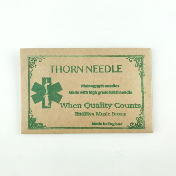 1920年代に創業した英国のハイエンドブランドであるBCNのソーン針の製造方法を現代に受け継ぎ、昔ながらの製造方法で現在も製造しているソーン針です。専用のシャープナーを利用することで何度も先端を研いで使用できます。