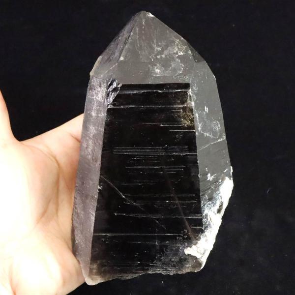 山東省産 モリオン 黒水晶 ポイント 台座付き 731g 中国山東省産 黒水晶 モリオン 143mm ポイント原石 951g 【榎本通商