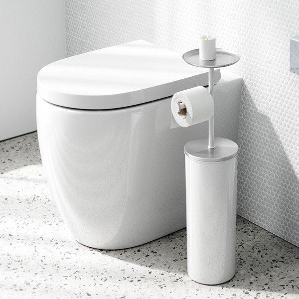 モダンで多機能：光沢のあるクロームとマットなボディのモダンなトイレットペーパースタンドは、シンプルでありながら多機能です。便利なトレイ：携帯電話、キー、植物、芳香剤などを置ける便利なトレイを備えています。トイレットペーパーホルダー：予備のト...