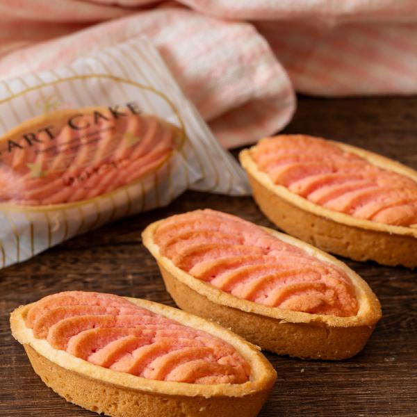 サクサクに焼き上げた舟形のタルトケーキ。栃木県産の新品種「とちあいか」のピューレ入りクリームをたっぷり詰め込みました。内容量：個包装　8個入賞味期限：製造日より90日栄養成分表示（100ｇ当たり）熱量471kcal、たんぱく質5.2g、脂質...