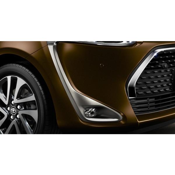 シエンタ(車) シエンタ 170系 後期：純正 フロントサイドガーニッシュ