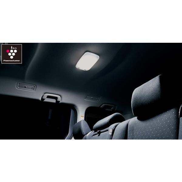 トヨタ ヴォクシー 80系 後期：純正 プラズマクラスター搭載LEDルーム  