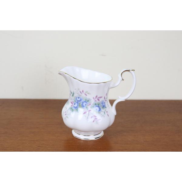 ロイヤルアルバート　ブルーブロッサム　クリーマー　ミルクジャグ　薔薇　ROYAL ALBERT　イギリス　ヴィンテージ　に1217