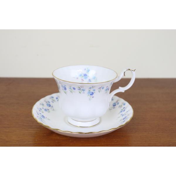 ロイヤルアルバート メモリーレーン カップ＆ソーサー モントローズシェイプ イギリス ROYAL ALBERT ヴィンテージ MEMORYLANE に2203