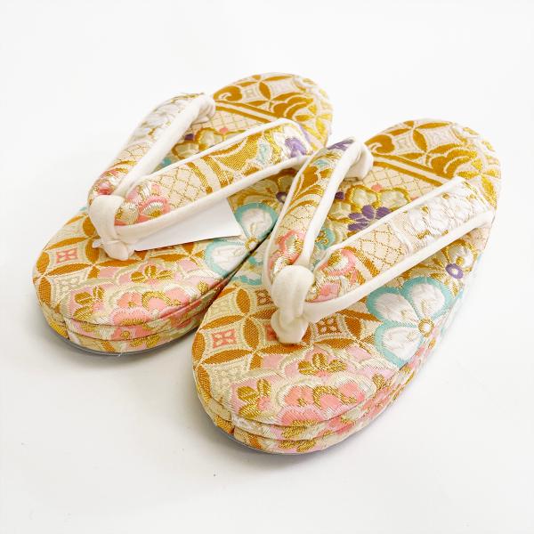 草履 子供 女の子 No.119 砥粉色 ベージュ 宝相華 16.5cm 七五三 和装 お正月 ひな祭り 在庫処分品 【宅配便/LE】