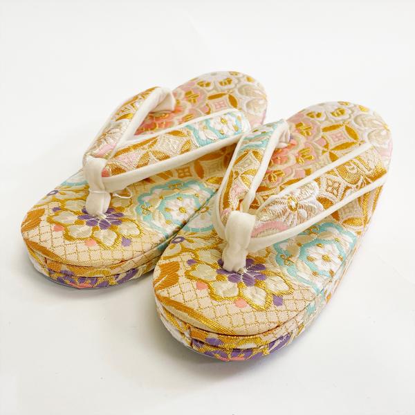 草履 子供 女の子 No.122 砥粉色 ベージュ 宝相華 18cm 七五三 和装 お正月 ひな祭り 在庫処分品 【宅配便/LE】