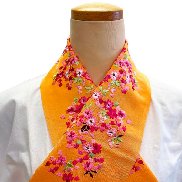 半衿 刺繍 刺しゅう ししゅう No.51 柑子色 薄みかん色 花 絹交織 成人式 卒業式 在庫処分品 【cp】