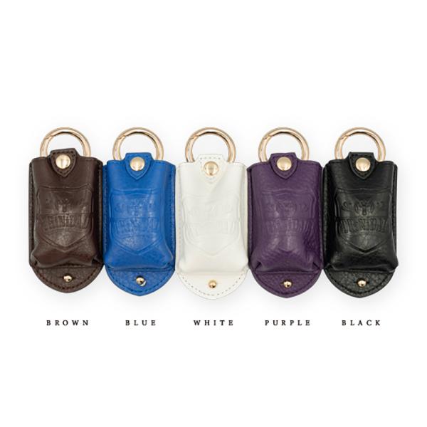 [Release date: June 15, 2024]大容量のティップホルダー、ダーツを出し入れしやすいポケット、ゴールドが美しい金具にこだわった「plenty-プレンティ-」付属のコードで首にかけるもよし、カラビナを腰に掛けてもよし。...