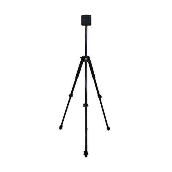 本体にアルミ素材を採用し、軽量化(約1.8kg)とコンパクト化(折りたたみ時に約70cm)を実現しました。また、シンプルで無駄のない構造により、わずか3分程度で組み立て＆設置可能です・3点支持で安定感抜群・ボードの揺れを軽減するクッションパ...