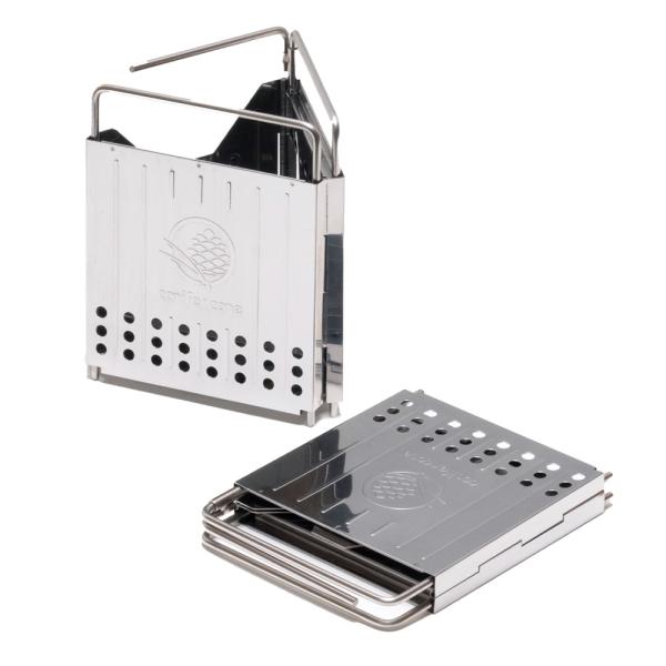 22ｍｍに折りたためる、コンパクトストーブの進化版。枯れ枝や松ぼっくり、木炭、ペレットまで様々な燃料が使えます。ゴトク一体型フレームで耐荷重10Ｋｇを実現。熱やさびに強い丈夫なステンレス製。日本製。薪ストーブと切り出し七輪サイズ：使用時 幅...