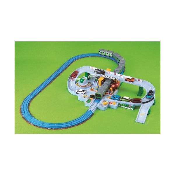 タカラトミー プラレール トミカと遊ぼう! くるぞわたるぞ! カンカン踏切セット (鉄道おもちゃ) 価格比較 - 価格.com タカラトミー プラレール トミカと遊ぼう! くるぞわたるぞ! カンカン踏切セット (鉄道おもちゃ) 価格比較 - 価格.com