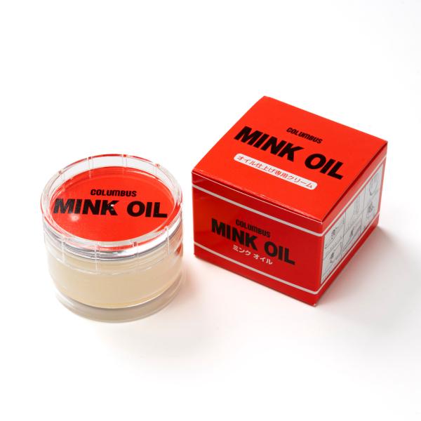 コロンブス・オイルレザー専用の油性クリームです。・皮革に新しいオイルを与え、柔らかさと滑らかさを保ちます。・革製品のコンディションを維持するための専用オイルです。・名刺入れ、財布など革小物、鞄などに使用できます。・皮革によく馴染み、しなやか...