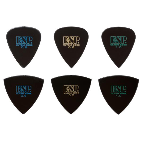 人の爪に近い素材と言われるウルテムを使用しています。通常ピックは研磨処理を行いエッジ部分を丸めますが、このEDGEシリーズでは弦に触れる最も重要な部分であるエッジを限りなく残すように製作しています。このエッジ部分が鋭角に立っていることで、弦...