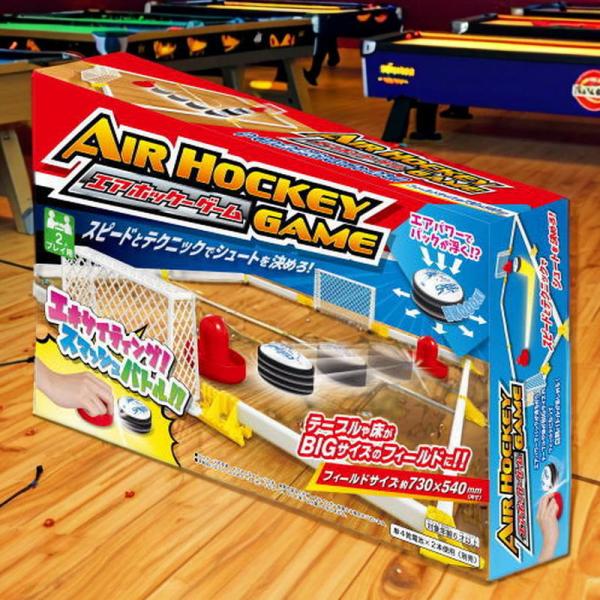 スピードとテクニックでシュートを決めろ！テーブルや床がBIGサイズのフィールドに！エアパワーでパックが滑るからテーブルや床がBIGサイズのフィールドになって白熱バトルが楽しめる！【セット内容】パック×1、スマッシャー×2、ゴール×2、接続パ...