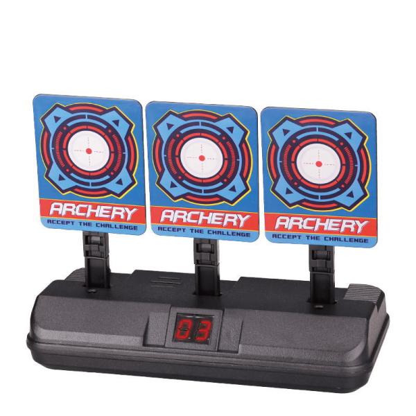 スコアリングトリプルターゲットは、ソフトスポンジ弾使用のトイガンにぴったりの、遊び心満載の的あて・ターゲットゲームです！倒れてもすぐに起き上がるので、連続して楽しめます。スコアリング機能が付いているので、友達や家族と競い合うのにぴったり。迫...