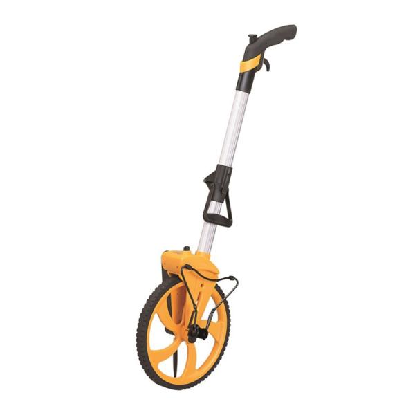 送料無料 グランド用品 学校体育 設備 用具 グランド用品 巻尺大型の車輪は、長距離測定でも安定走行の直径32cm。大型車輪ながら折りたたみ時には61cmのコンパクトになる仕様。スタンド付きのため、測定時の一時停止時や収納時に便利です。更に...