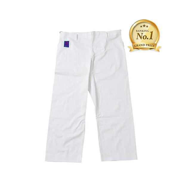 カラー：白 空手着 ズボン 武道 道着 一般 初心者 九桜 クサクラいかに技を極め、屈強な精神を養うか。風合い、耐久性、品質を追及した九櫻が、最高のパフォーマンスを導き出す。【道衣洗濯についてのご注意】1.少量の洗剤を入れて、水温30℃以下...