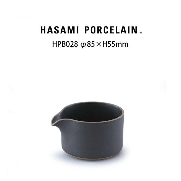 シンプルな直線でデザインされた波佐見焼の食器シリーズ。一定のモジュールに従ってサイズ設計されているので、自由にスタッキングが可能です。また異なるサイズの器が入れ子で収納できたりと機能性の高い食器です。釉薬の施されたブラックと施釉していないナ...