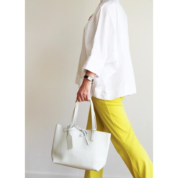 クロワッサン 天然生活 掲載 トートバッグ レディース 本革 きれいめ 小さめ 軽い 名入れ 誕生日プレゼント 女性 母 40代 50代 60代 還暦祝い 赤 Buyee Buyee 日本の通販商品 オークションの代理入札 代理購入