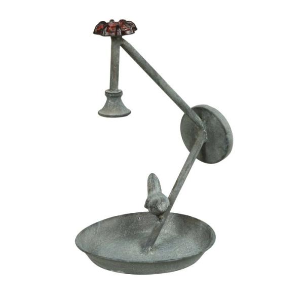 野鳥の餌台　鳥小屋で鳥のさえずりで賑やかお庭演出！バードフィーダーは鳥を対象に設置される給餌器具。かわいい小鳥たちが自然にお庭に集まります。■サイズ(mm)：幅220×高さ310×奥行180■重量(kg)：0.5■材質：鉄製■納期：1週間程...