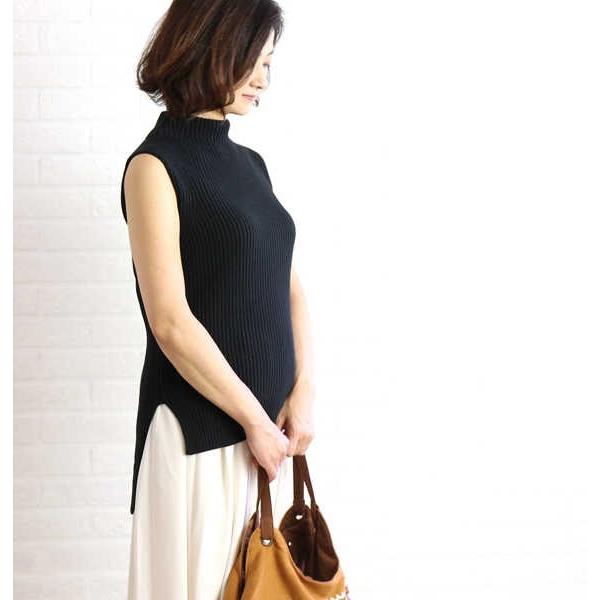 SACRA(サクラ)綿ナイロン リブニット ボトルネック ノースリーブ  