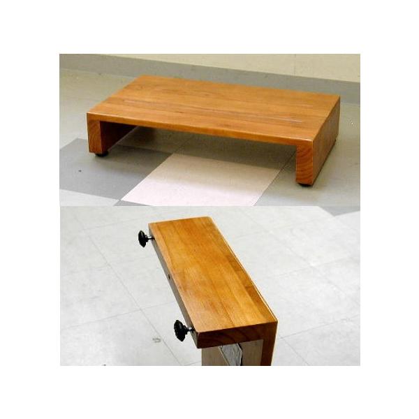 木製の玄関で使う踏み台です。 厚みのある（４cm厚）脚が前から後ろまで通って いますので安定感があります。 ラバーウッドを使用していますので丈夫です。 靴を履く・脱ぐときに段差を軽減します。 下の空間（内側の高さ１１cm）には靴などをしまっ...