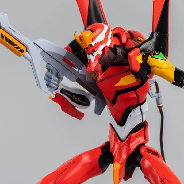 新品 】 完成度高っ！リアルに動くエヴァ2号機で名シーンを再現だ