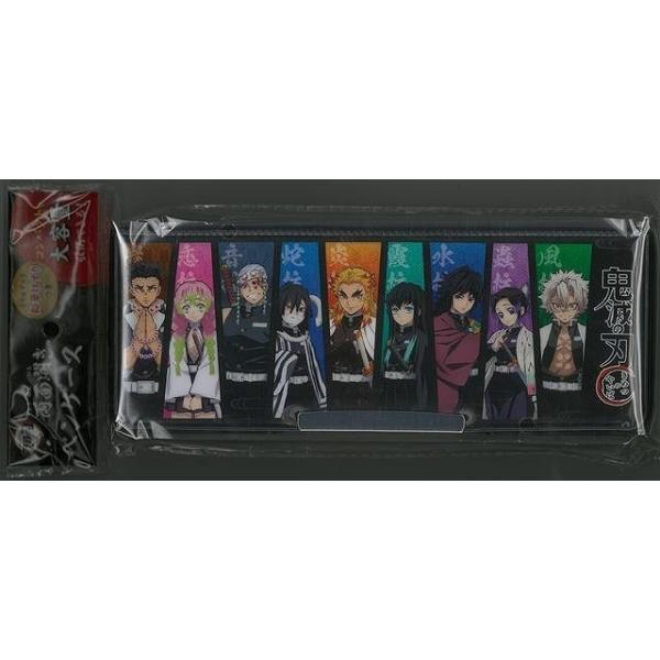 ペンケース 　 　カミオジャパン「鬼滅の刃」グッズから両面開きペンケースが登場です！！フタを開くと時間割カードが付いています！消しゴムや小物を入れるスペース・鉛筆が６本収納できるペンホルダー・お名前ペンの収納スペース・取り外し可能な鉛筆削り...