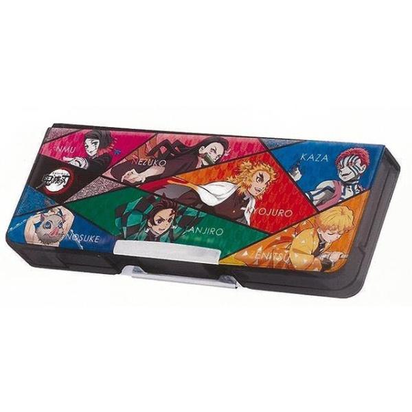 ペンケース 　 　カミオジャパン消しゴム小物入れスペース・時間割カード付・６本収納できるペンホルダー・お名前ペン収納ケース取り出し可能な鉛筆削り付！裏面にも収納スペース！直定規・分度器・三角定規など収納できるよ！本体サイズ：約Ｈ２２０×Ｗ８...