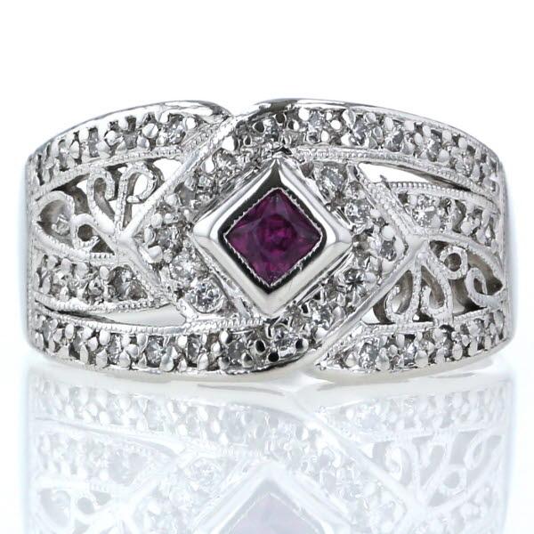 Pt900 プラチナ リング ルビー0.18ct ダイヤモンド0.28ct スクエア  