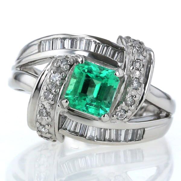 Pt900 プラチナ リング エメラルド0.83ct ダイヤモンド0.41ct スクエア  