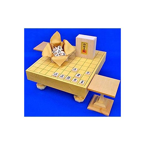 緻密な木目で手軽な足付将棋盤と基本書体の木製将棋駒との将棋セット将棋セット ヒバ2寸ハギ足付将棋盤セット 値下げ 木製将棋駒白椿上彫駒 駒台付