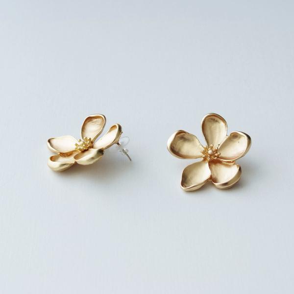大ぶり ゴールド 花 ピアス フラワー レディースアクセサリー ギフト