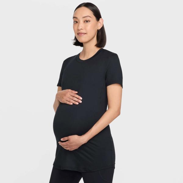 速乾性に優れ、洗練されたデザインのこのトップスは、妊娠初期から出産後まで、あらゆるシーンに対応。 抜群に柔らかい軽量素材が、十分な伸縮性を発揮しながら形状を回復し、妊娠後期や出産後も快適な着心地を提供します。本体:ポリエステル 88% ポリ...