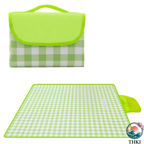 商品の説明                                                家族や友人と一緒に楽しい時間を過ごすための大サイズピクニックマット、200x200cmの広々としたスペースで6?8人が快適に?に座れま...