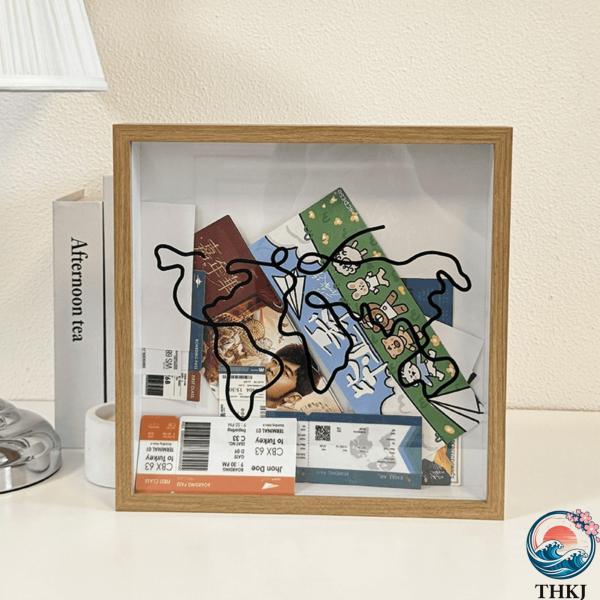 商品の説明                                                お気に入りのお土産をシャドーボックスフレームで手軽にディスプレイできます。  スタイリッシュなシンプルさは、チケットの半券の展示から赤...