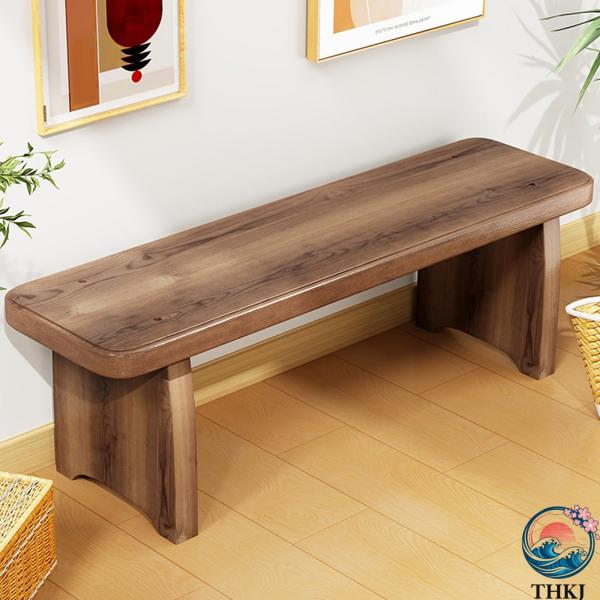 ? 素材： 高品質な無垢材で作られたこのベンチは、丈夫で耐久性があり、自然に美しい木目がエレガントさと温かみのある素朴な魅力を兼ね備えています。炭化処理により強度が向上し、風雨にも耐え、長持ちします。? 安定性： この屋外用ガーデンベンチは...