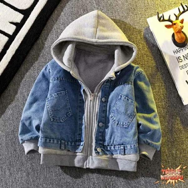 羽織るだけでカッコいい男の子裏起毛デニムジャケット。しっかりとしたおしゃれな綿混紡のデニム生地を使用しております。スタイリッシュなフェイクレイヤードデザイン、ファッション感がたっぷり。厚みのある裏フリースなので、保温性?防風性を保ち、寒い季...