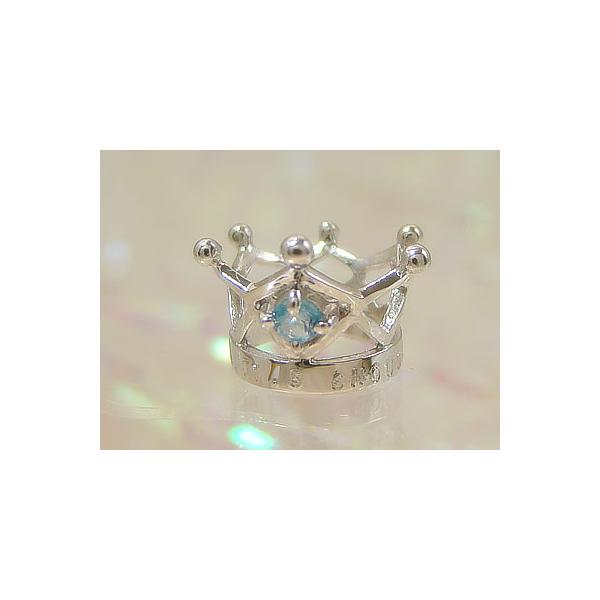 ちいさな王冠がかわいい男の子向きのベビーリング■誕生石：ブルートパーズ（11月の誕生石）■刻印できる文字数：18文字■刻印できる文字：英数字（大文字）「＆」「スペース」「：」「.」■リング：プラチナ900/縦10mm×横9mm×高7mm/約...