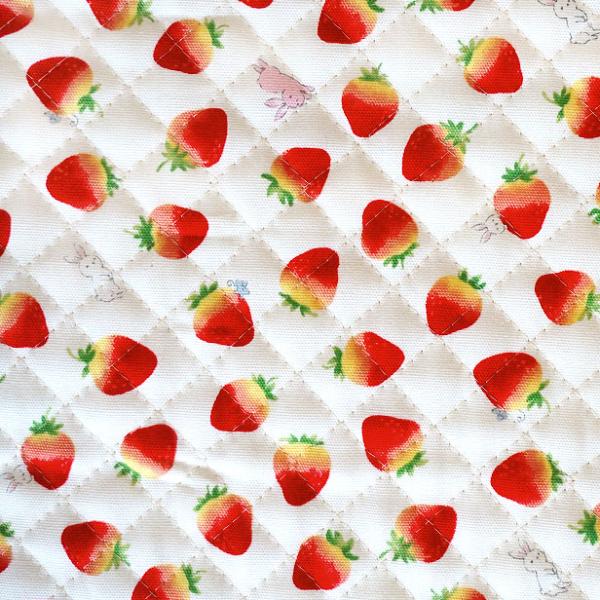キルティング 生地 いちご と ウサギ 小 苺 うさぎ 小さめ柄 女の子 園