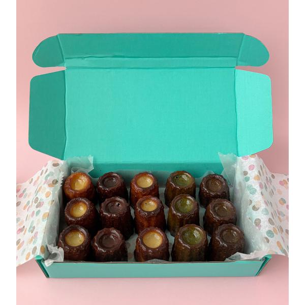 冷凍便での発送オンラインショップ限定　5つのお味が楽しめるカヌレミックスボックスですプレーン、チョコレート、シーズンフレーバー（季節によって変わります）抹茶、ほうじ茶各3個ずつ入った15個入りカラフルなお箱に入ったギフトにぴったりの商品です...