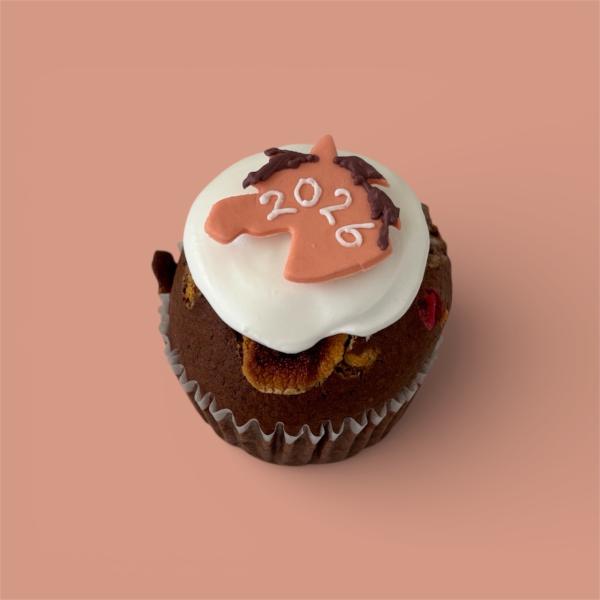 冷凍便でのお届けほろ苦いココア生地にマシュマロとカラーチョコスプレーをトッピングして焼き上げました名称　カップケーキ（マシュマロチョコ）原材料名　生クリーム、卵、小麦粉、砂糖、アーモンドプードル、ココアパウダー、マシュマロ、チョコスプレー、...